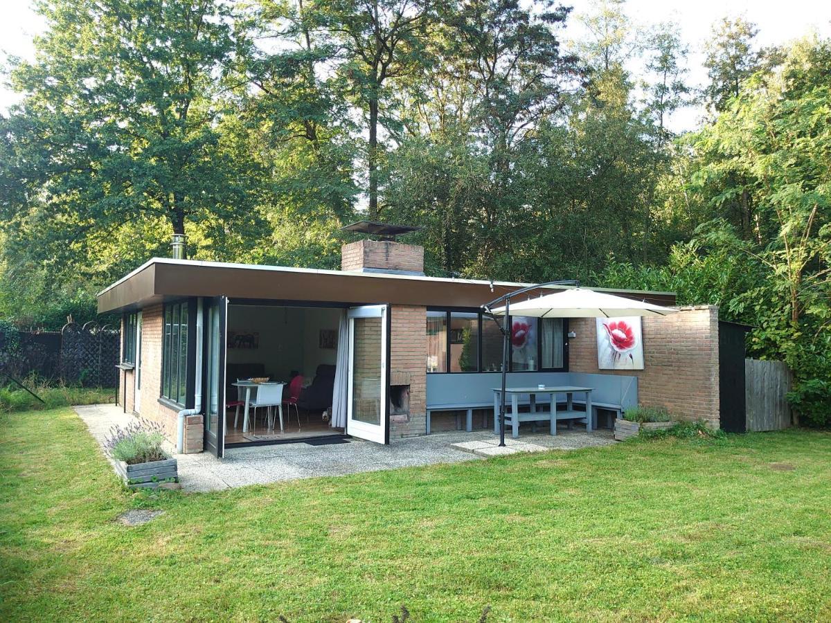 Zonnige Vrijstaande Bungalow In Prachtige Omgeving! Rekem Eksteriør bilde